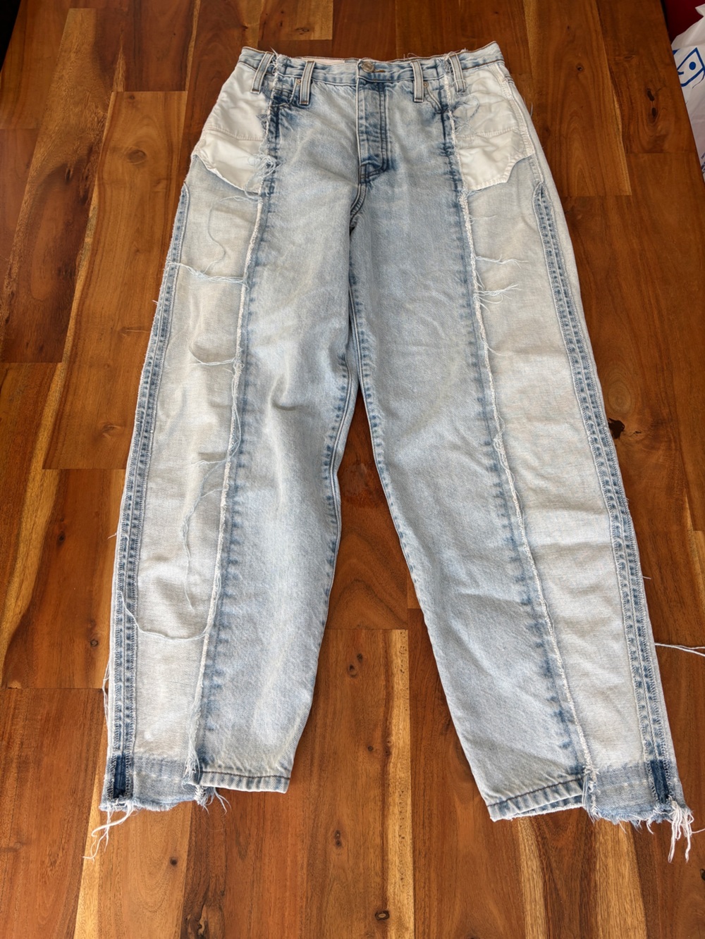 Frame Ultra High Rise Barrel Jeans - Size 28